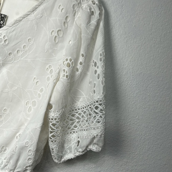 Ultra pink  White Embroidered Blouse - Picture 5 of 7